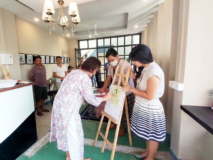 The 2nd Dimapur Art Festival was declared open by Merenla Chuba, Director, IMC on October 15. The three-day art festival will culminate on October 17 with Abu Metha, Advisor to the Chief Minister officially declaring the Art Gallery under the Name Nagaland Art Center open.